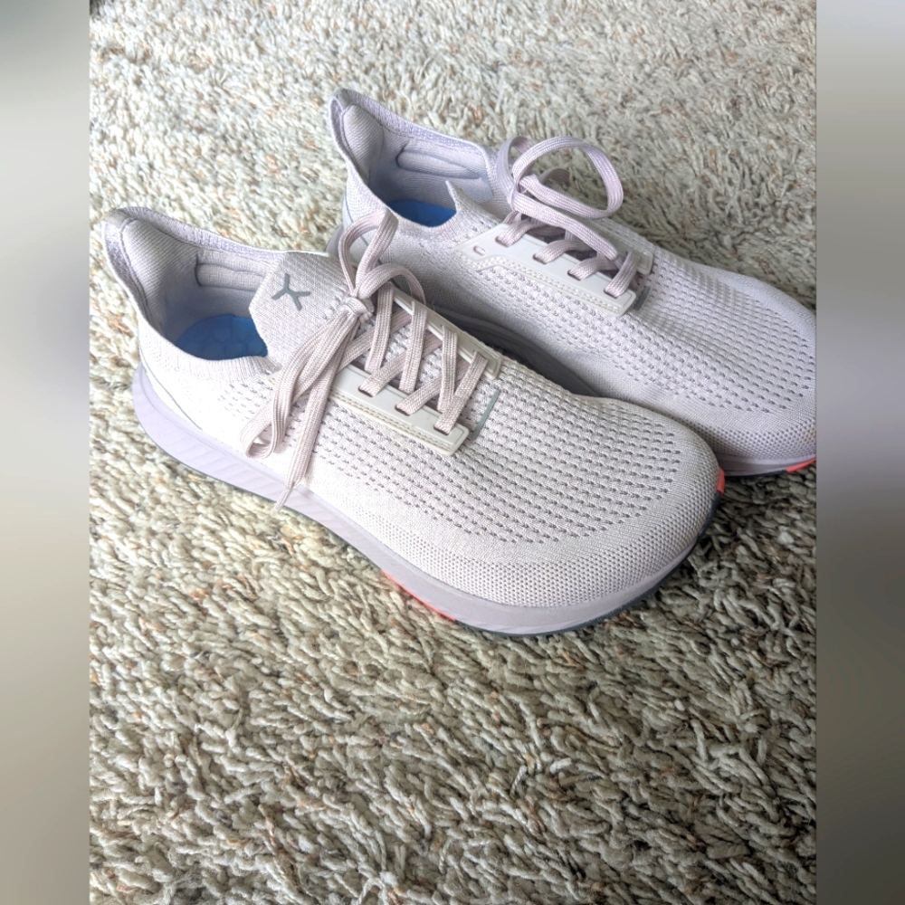 Flux Tennis Shoes